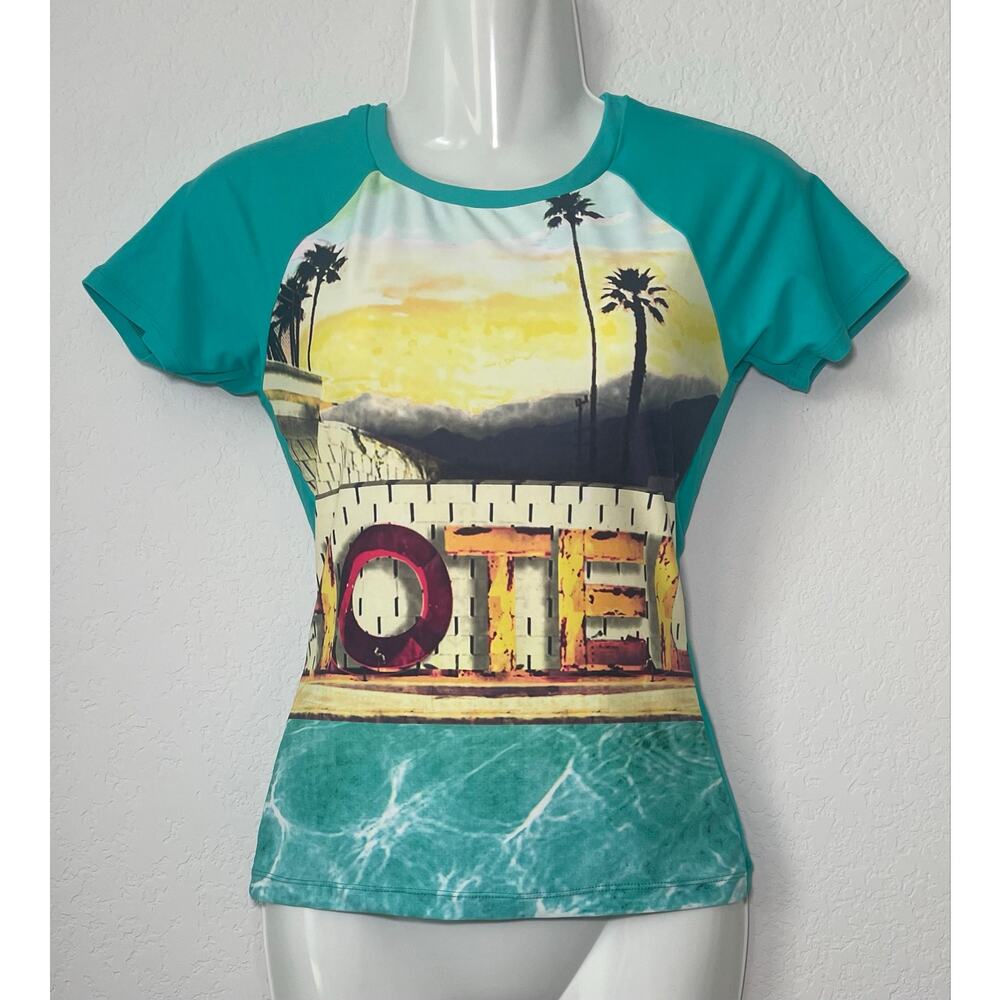 Boutique W Swim "Hotel" Surf Tee Short Sleeve Rash Guard XSMALL